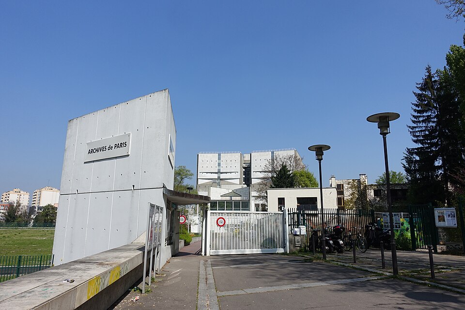 File:Archives de Paris @ Paris (33118324903).jpg
