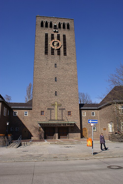 File:Christophorus-Kirche Siemensstadt.jpg