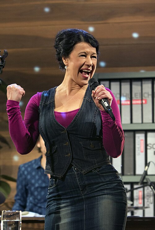 File:Conny Kreitmeier live.jpg