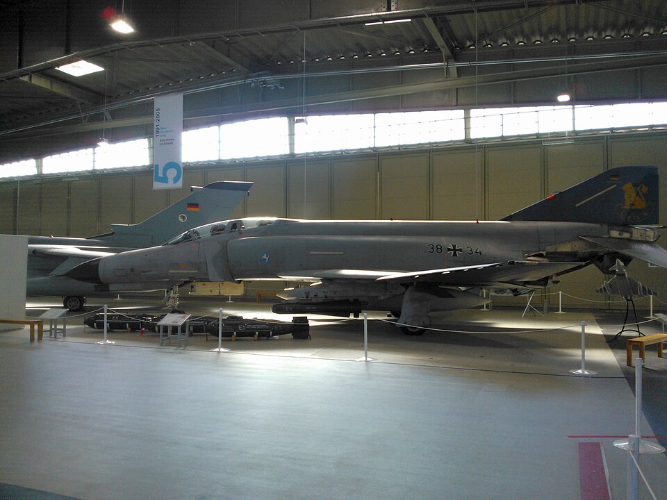 File:McDonnell Douglas F-4F ”Phantom II“.jpg