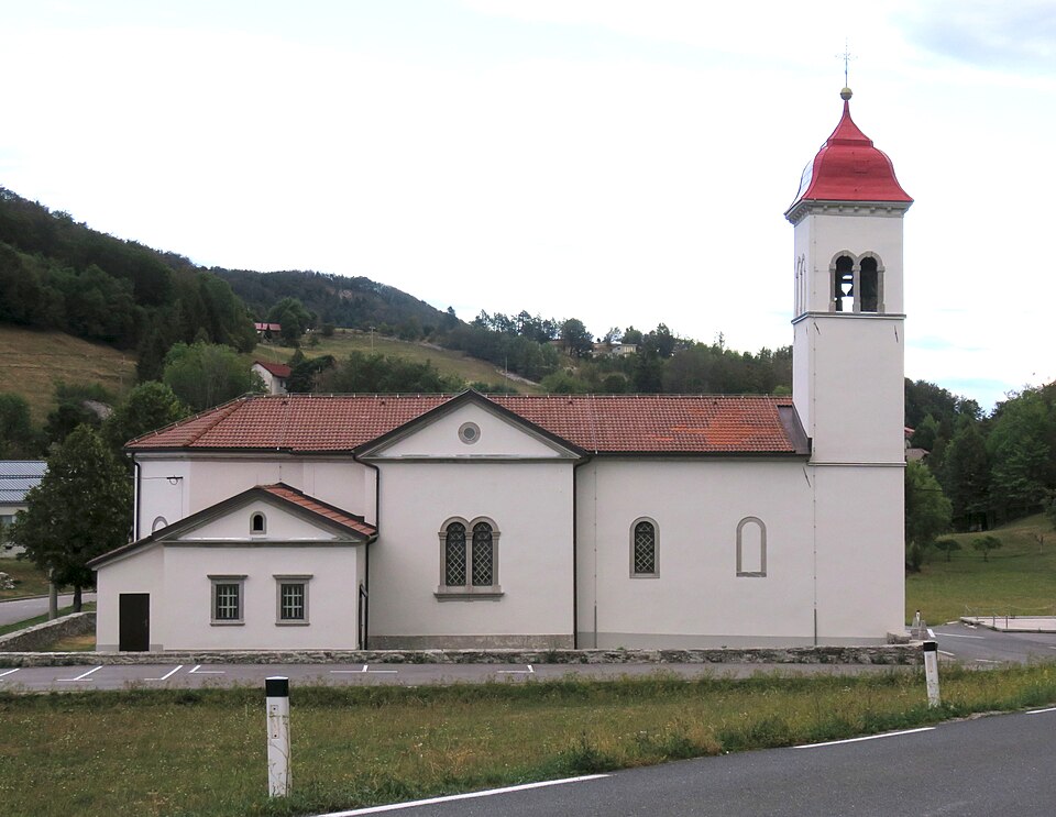 File:Otlica Slovenia - church.jpg