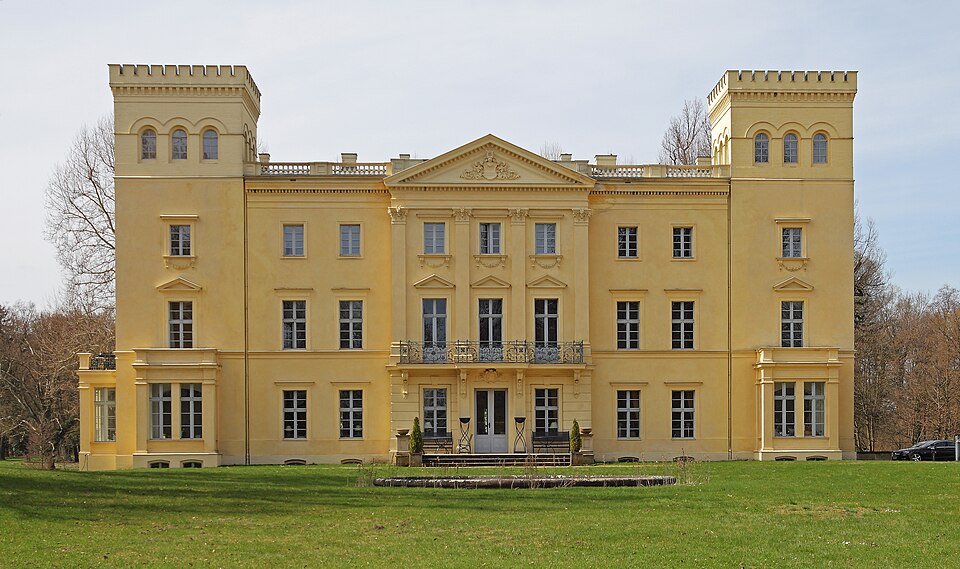 File:Steinhoefel Schloss und Landschaftspark 01.jpg