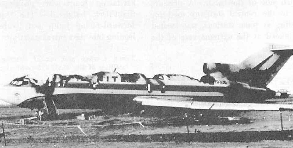 File:United Airlines N7030U wreckage2.jpg