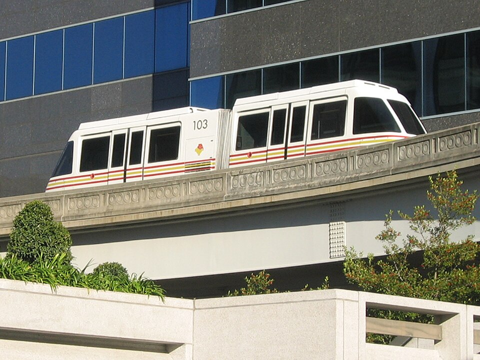 File:JTA Skyway train.jpg