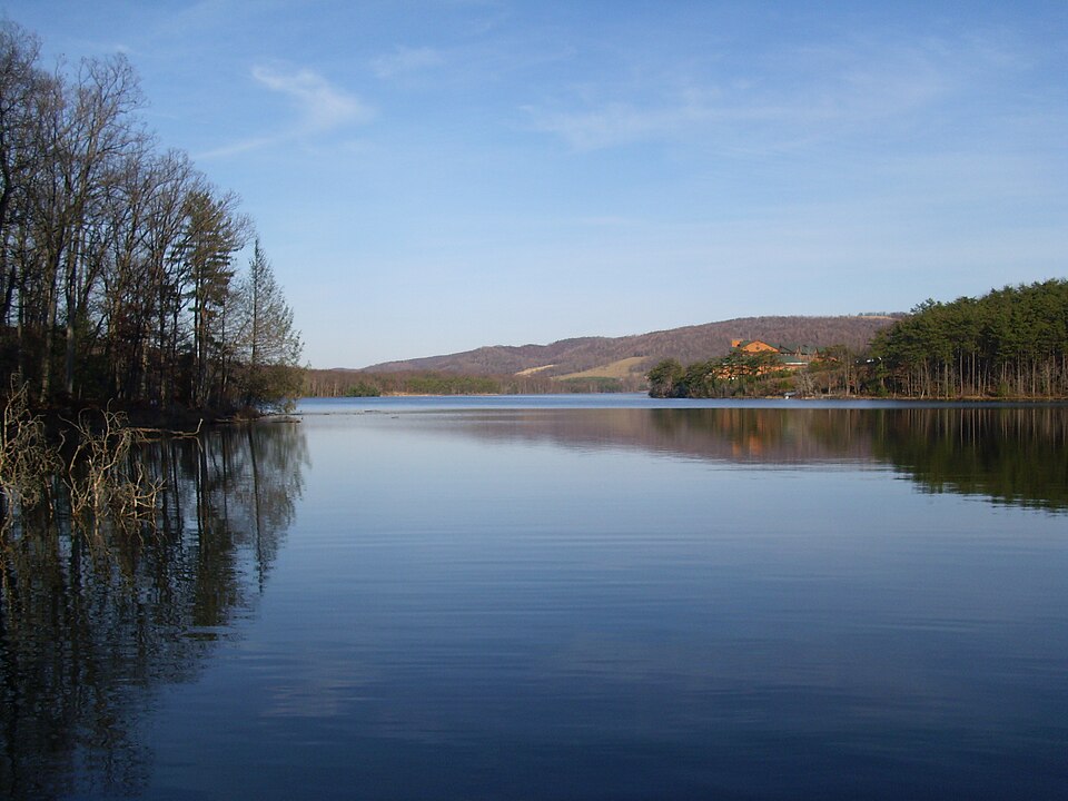 File:Lake Habeeb.JPG