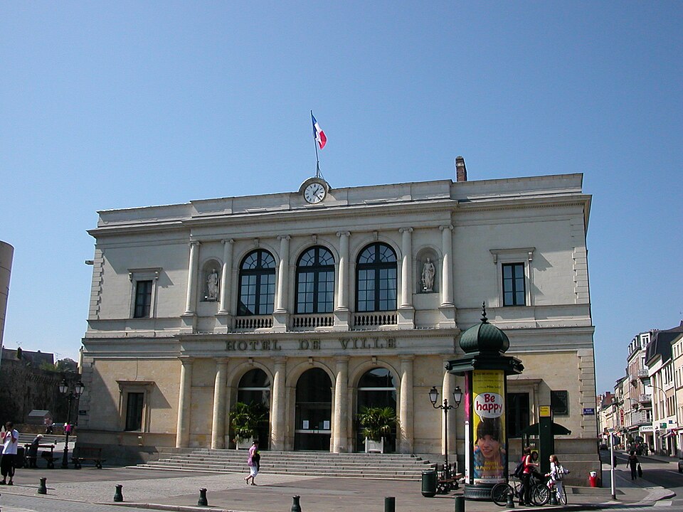 File:Laval53 mairie.jpg