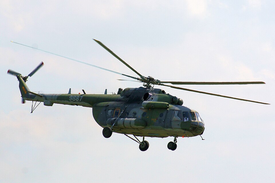 File:Mi-17 CZ 9887 LKCV.jpg