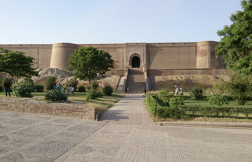 File:Qila Mubarak in 2015(2).jpg