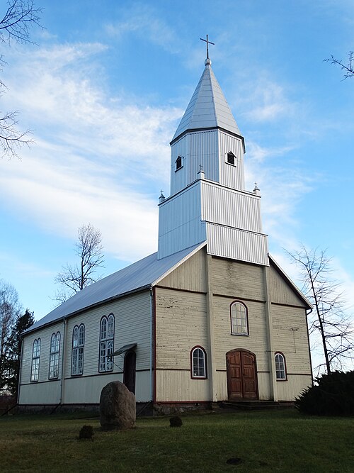 File:Skirsnemunė (Žvyriai), evangelikų liuteronų bažnyčia.JPG