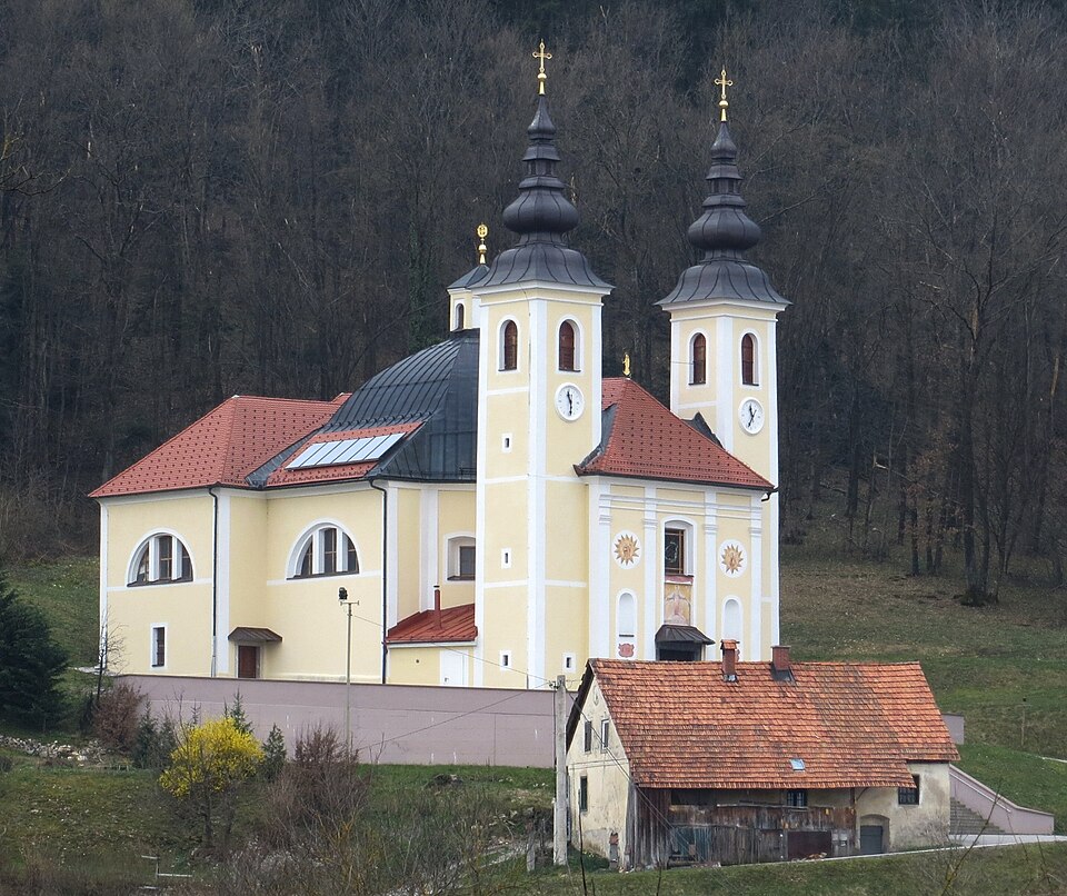 File:Tomiselj Slovenia - church.JPG