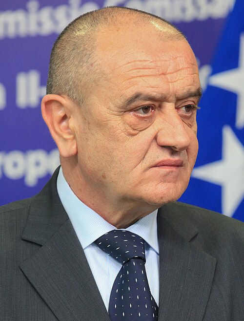 File:Vjekoslav Bevanda 2012 (cropped).jpg
