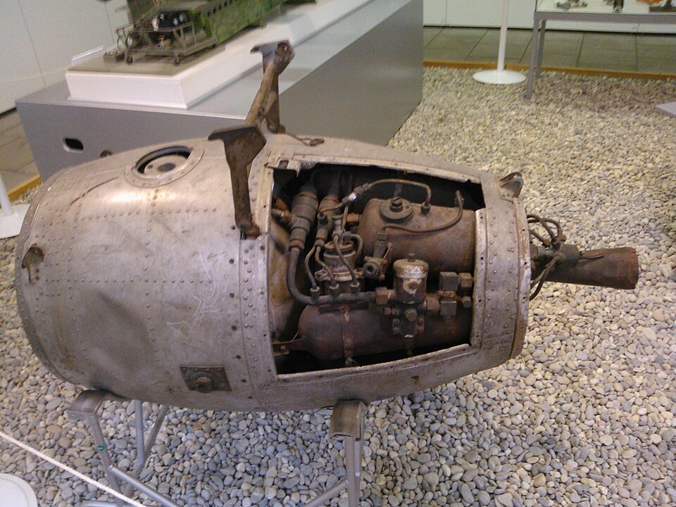 File:Walter 109-500 Starthilfstriebwerk.jpg