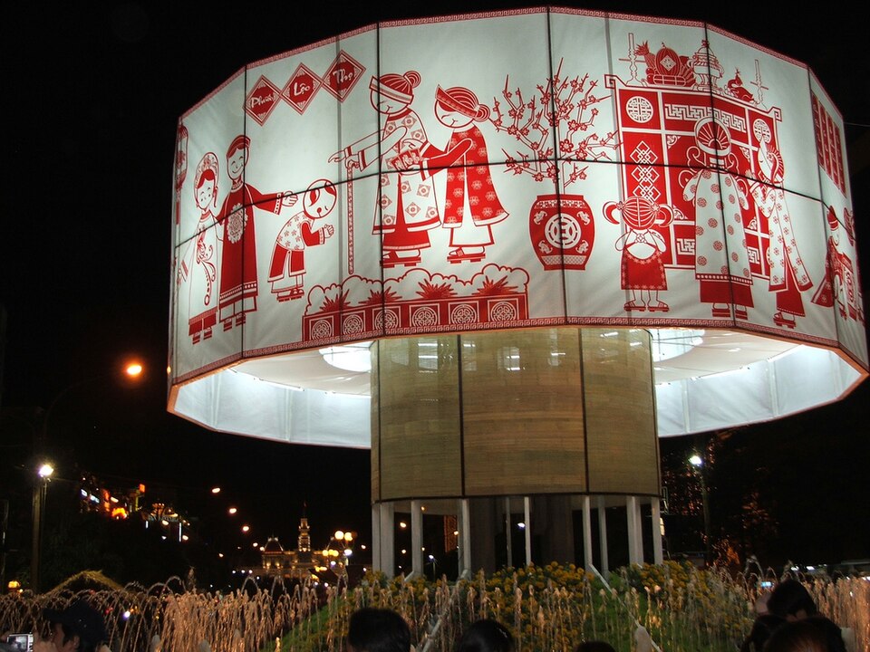 File:Đèn kéo quân.jpg