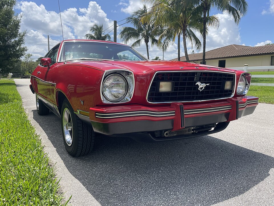 File:1978 Mustang Mach1 V8.jpg