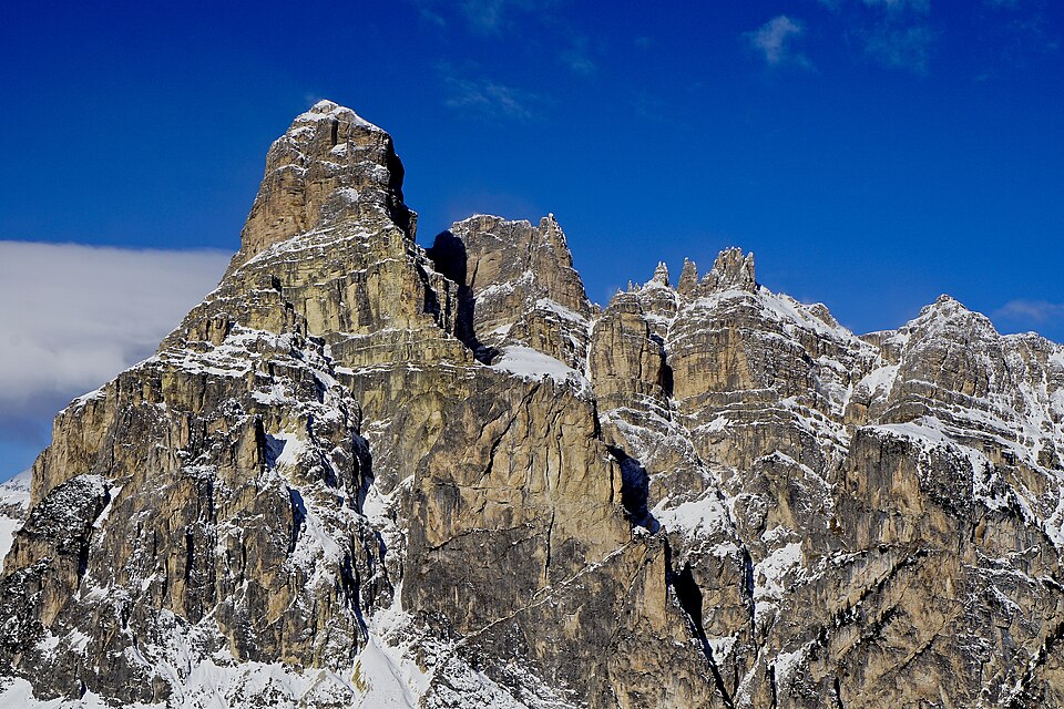File:Sassongher mtn.jpg
