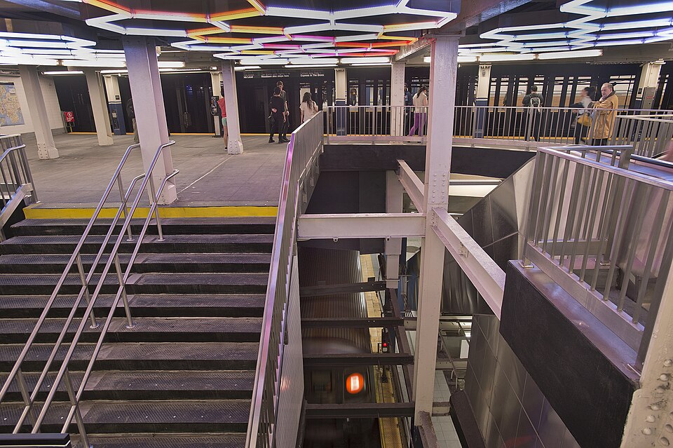 File:Bleecker St. transfer opening 2012-09-26 6.jpg