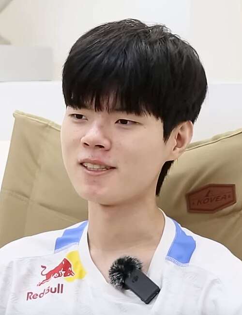 File:Deft interview in 2022.jpg