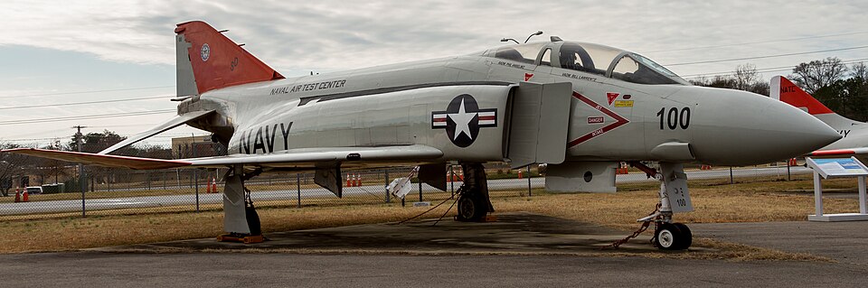 File:F-4J Phantom PRNAM-2.jpg