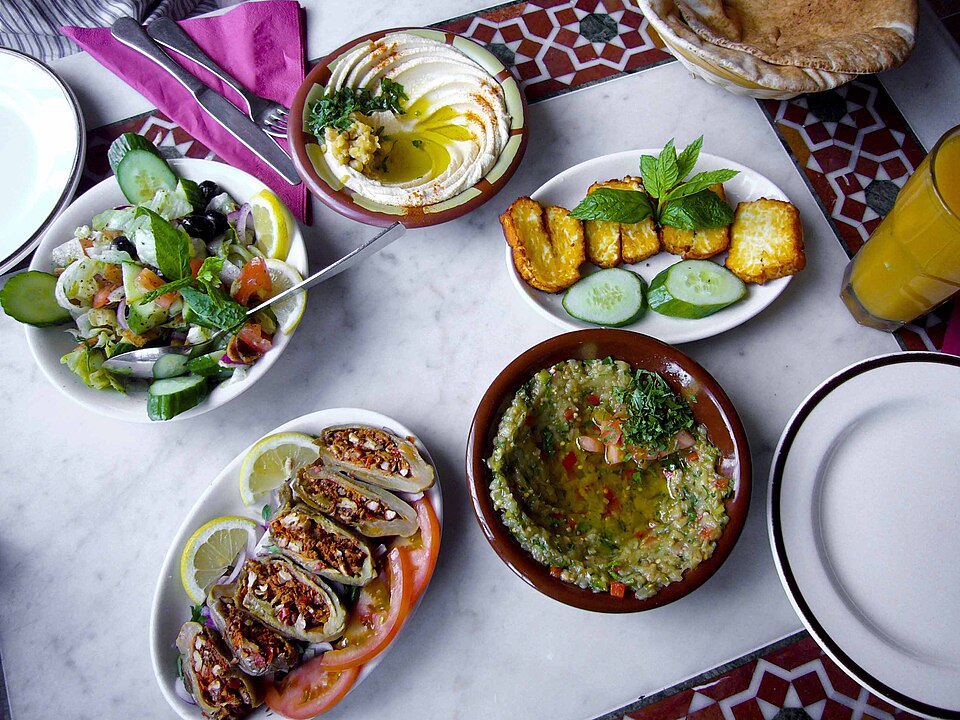 File:Syrian meal.jpg