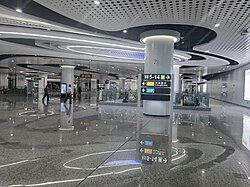 Line 14 and Line 16 concourse