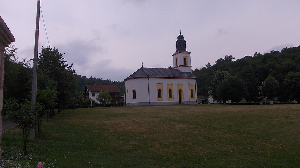 File:Crkva u Donjoj Josavci.JPG