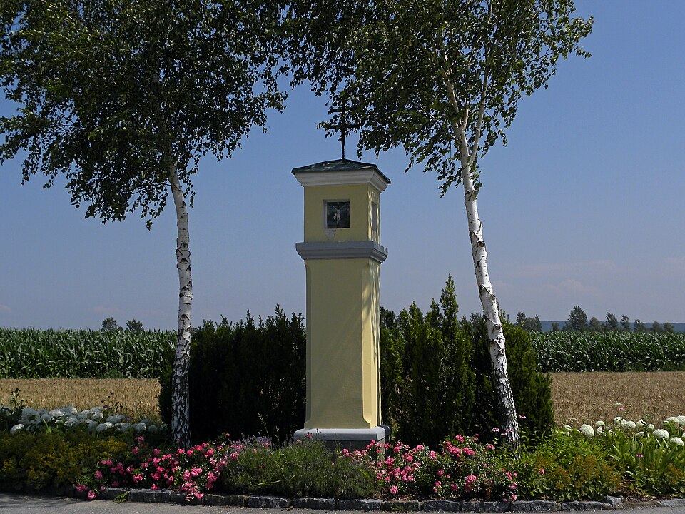 File:Frauendorf - Bildstock Gatterkreuz.jpg