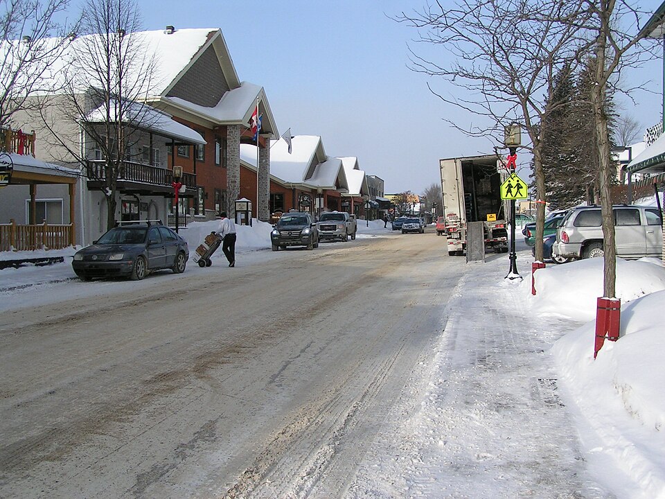 File:Saint Donat (Rue principale).JPG