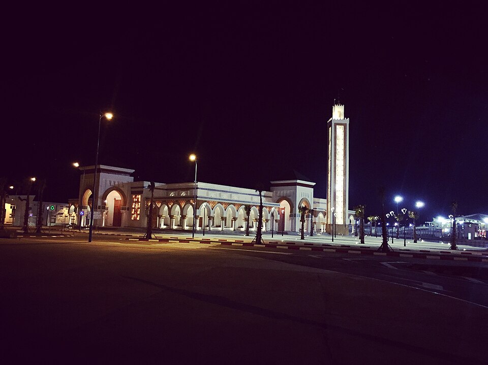 File:Grand Mosque - Seaport.jpg