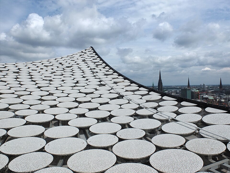 File:Hamburg Elbphilharmonie Dach.jpg