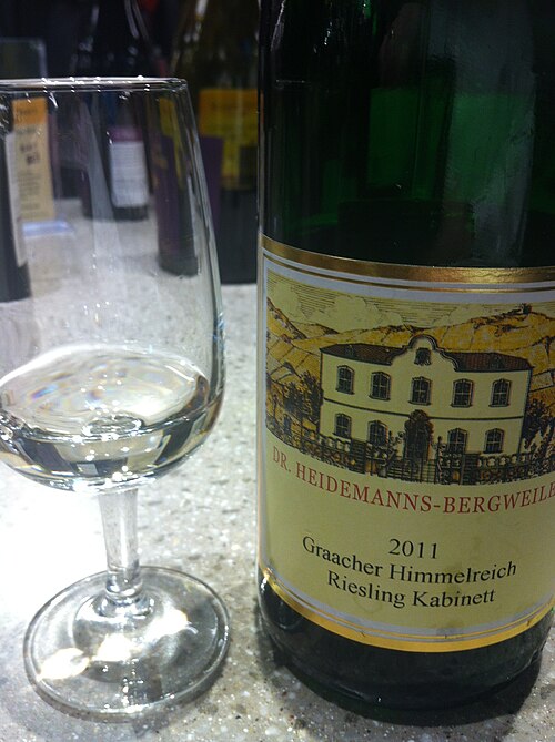 File:Kabinet Riesling from Graacher Himmelreich.jpg