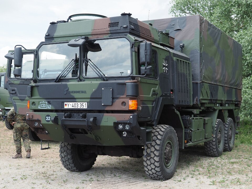 File:MAN HX42M 6×6 Havelbiwak-2022.jpg