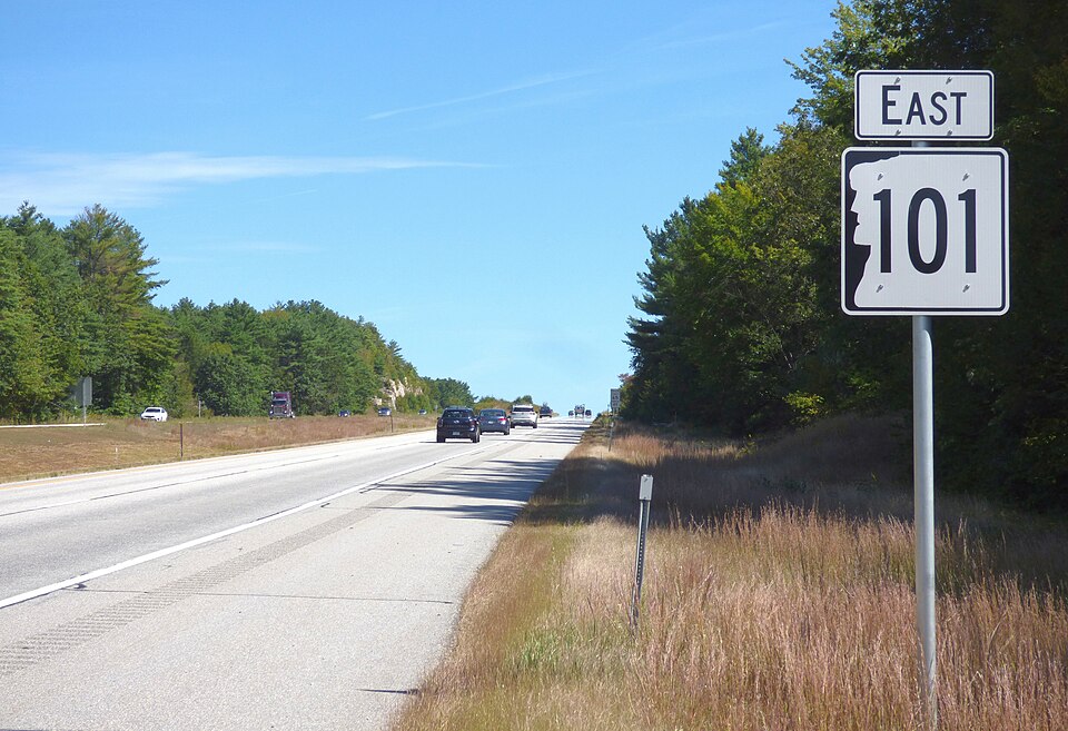 File:NH Route 101 EB 2 20220917.jpg