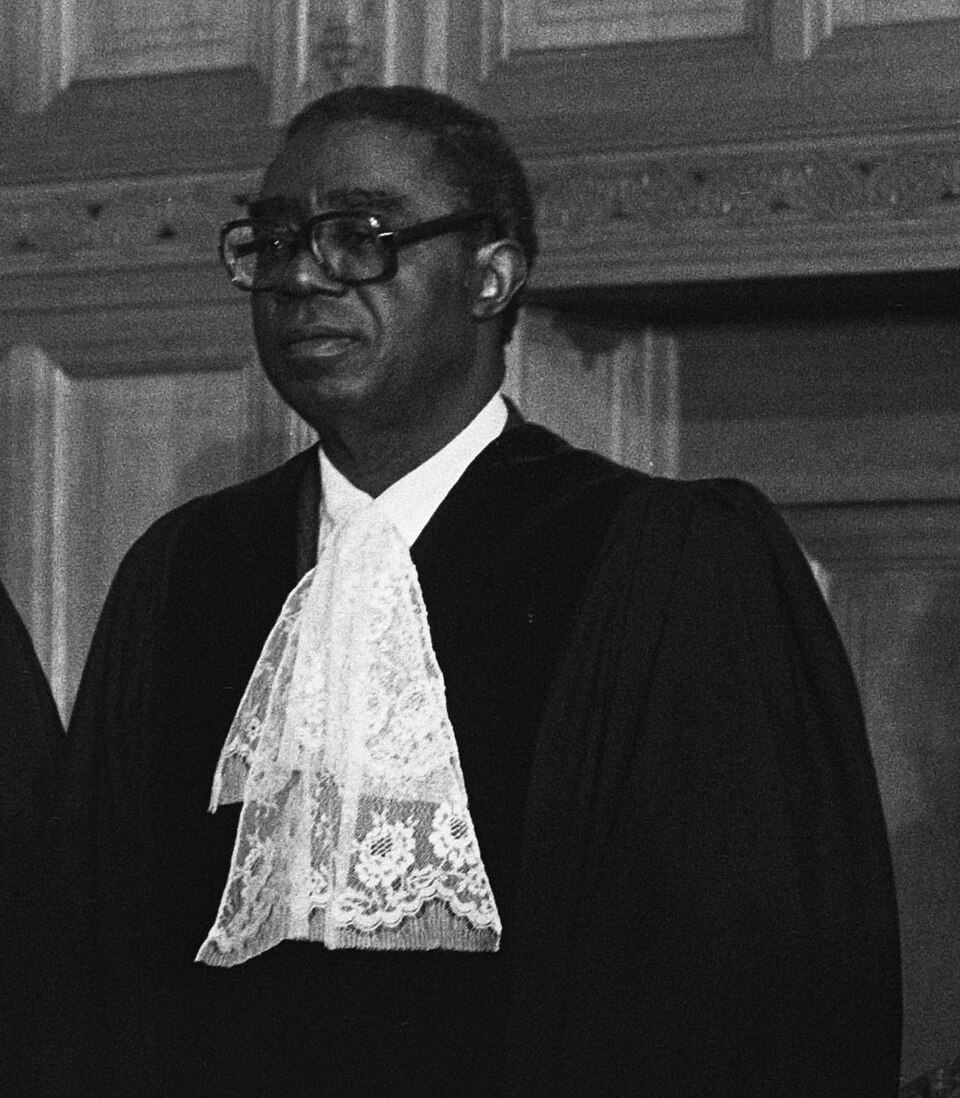 File:Taslim Olawale Elias (1979).jpg