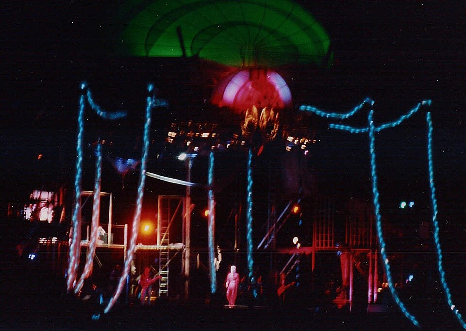 File:BowieRaR87-stage.jpg