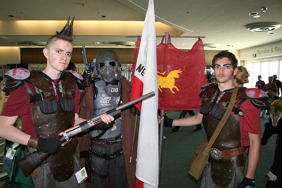 File:Caesar's Legion With an NCR Ranger.jpg