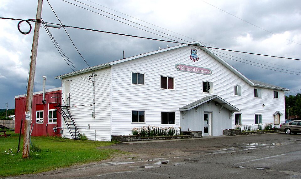 File:Huron Shores ON.JPG