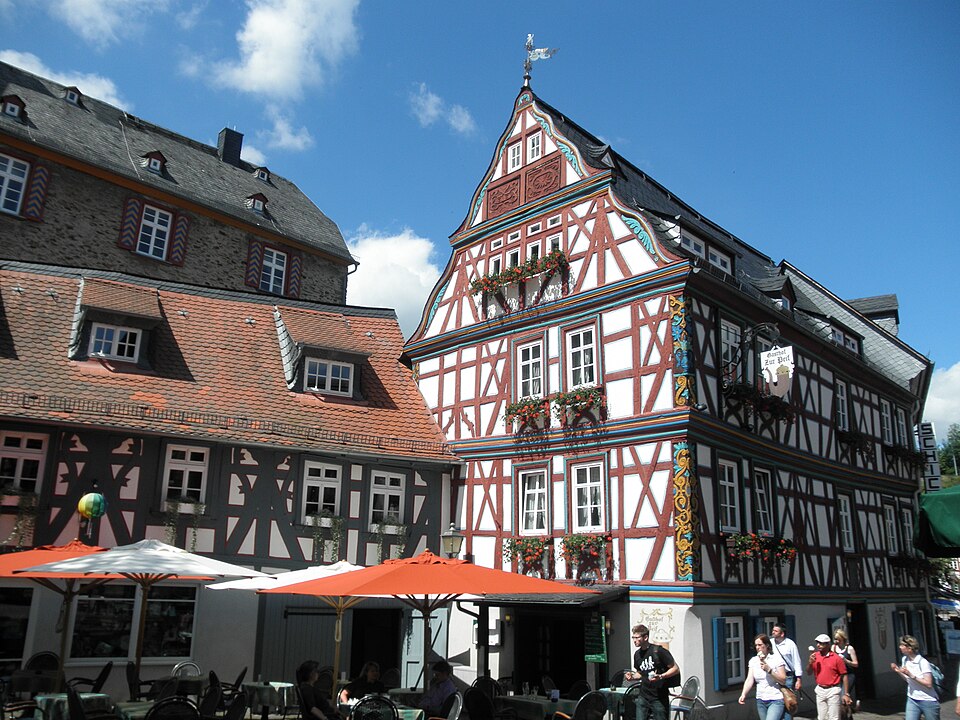 File:Idstein König-Adolf-Platz 2.jpg