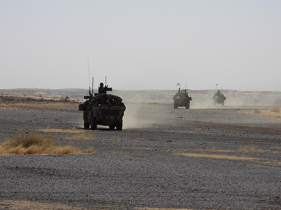 File:Light Dragoons on patrol in Mali.jpg