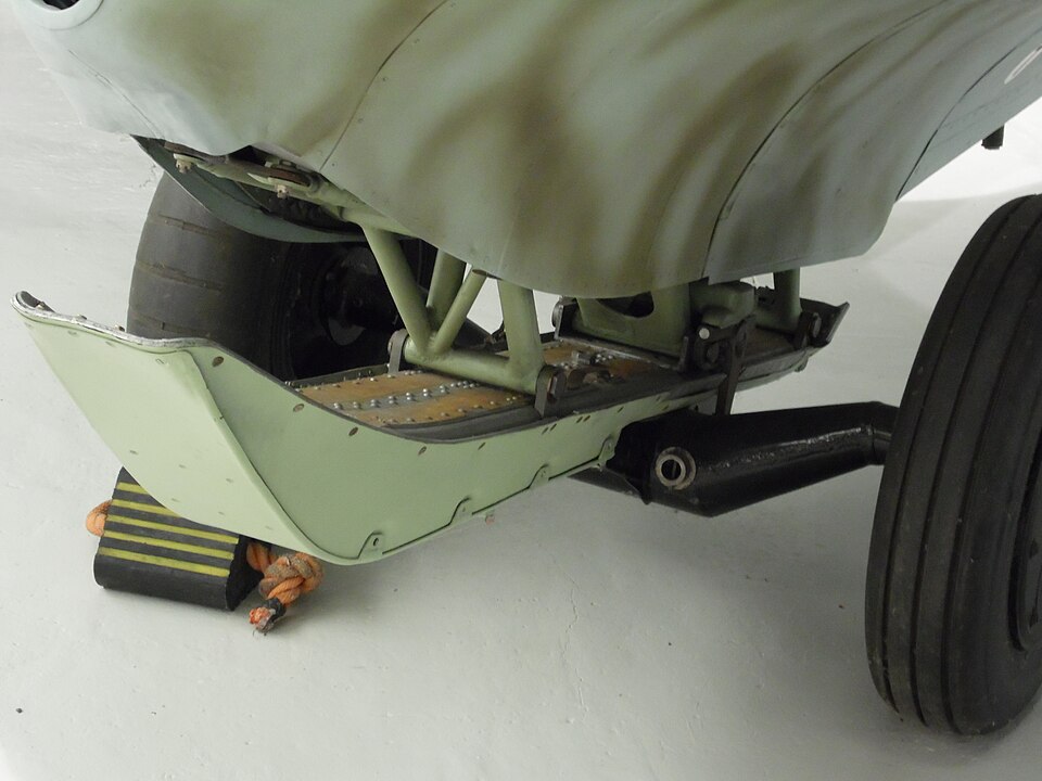 File:ME 163 landing skid extended.jpg