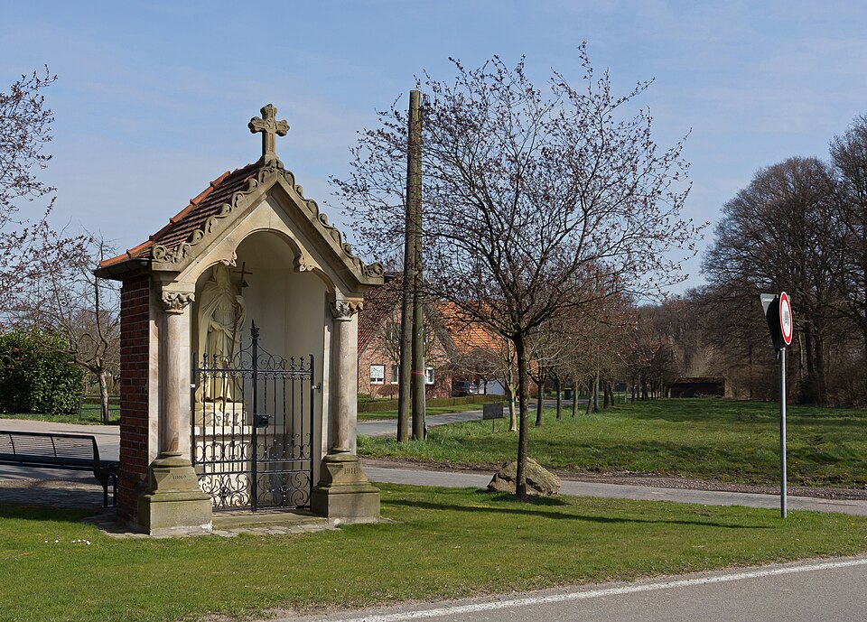 File:Tungerloh-Capellen, veldkapel foto8 2016-04-02 11.31.jpg
