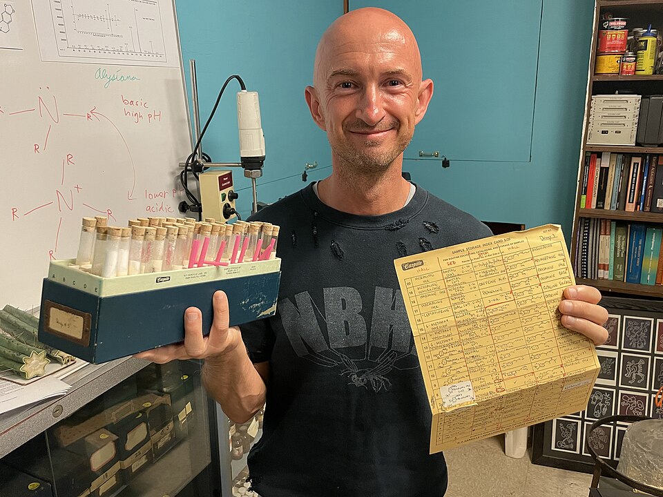 File:ARG Shulgin Lab 25.jpg