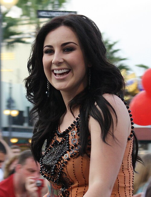 File:Carly Smithson in parade.jpg