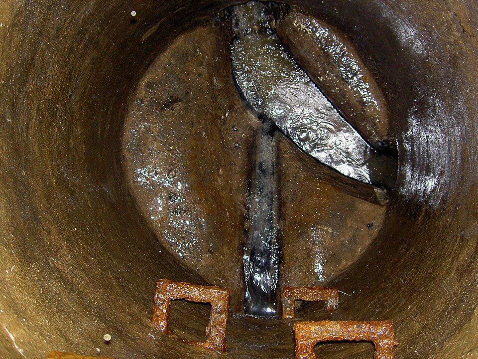 File:Manhole1.JPG