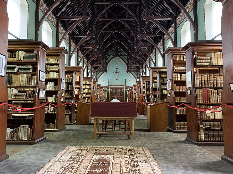 File:Russell Library, Maynooth 02.jpg
