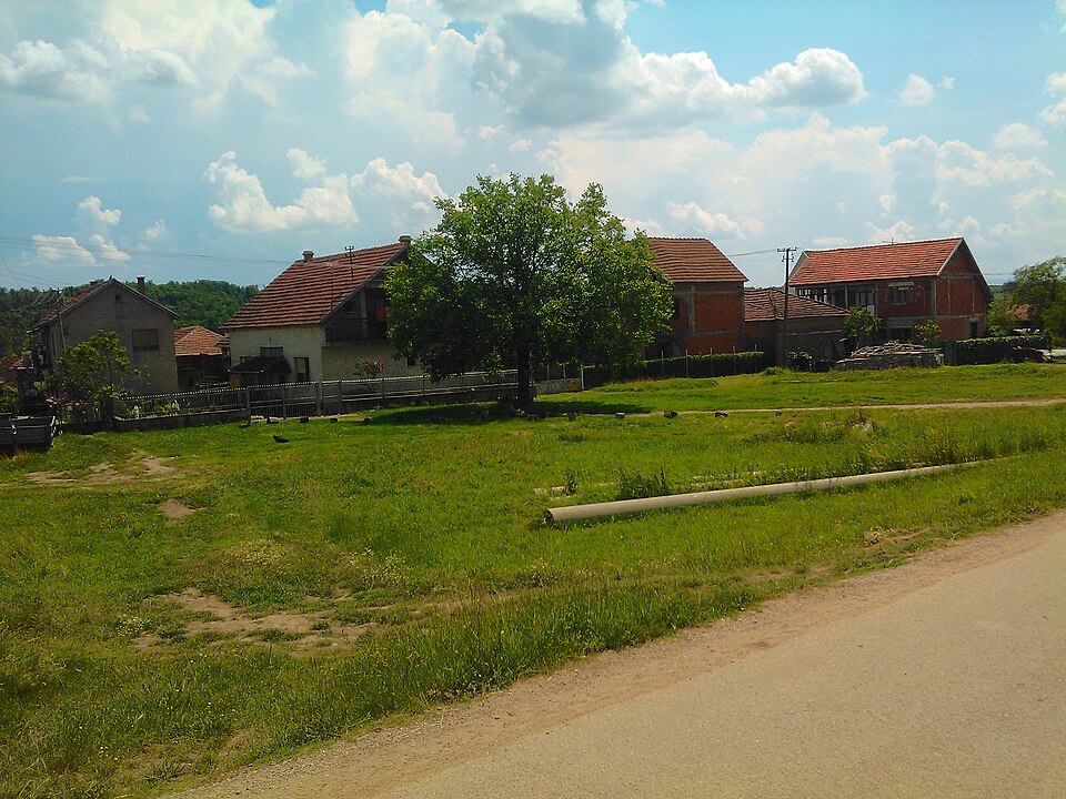 File:Selo Jašunja.jpg