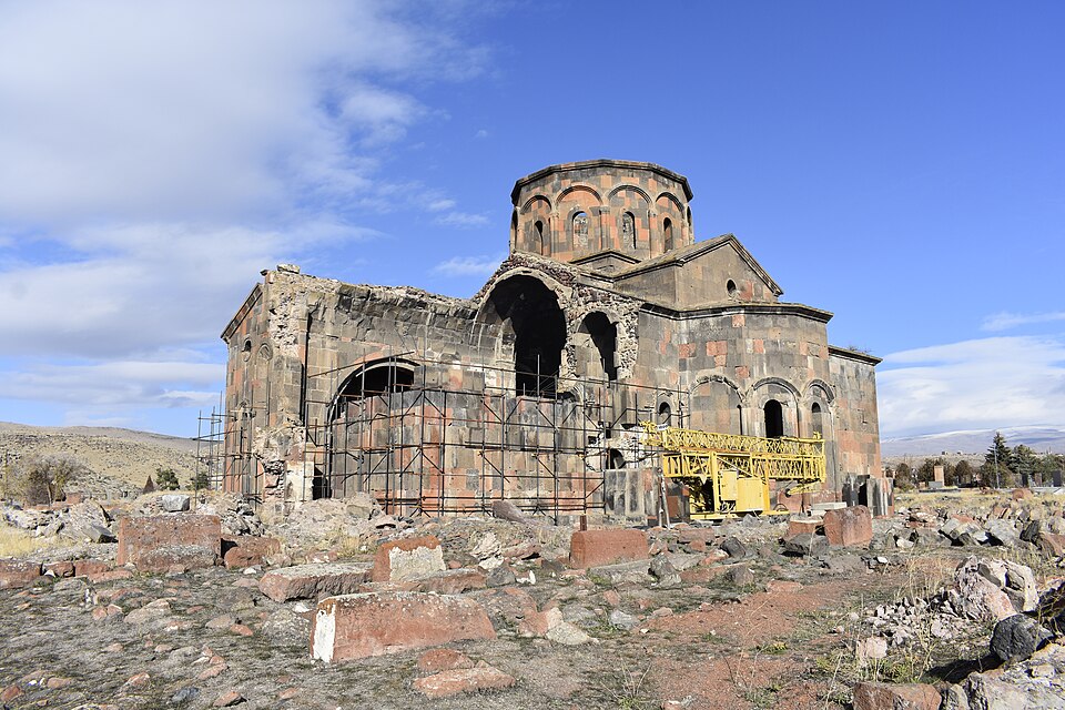 File:Talin Cathedral.3.jpg