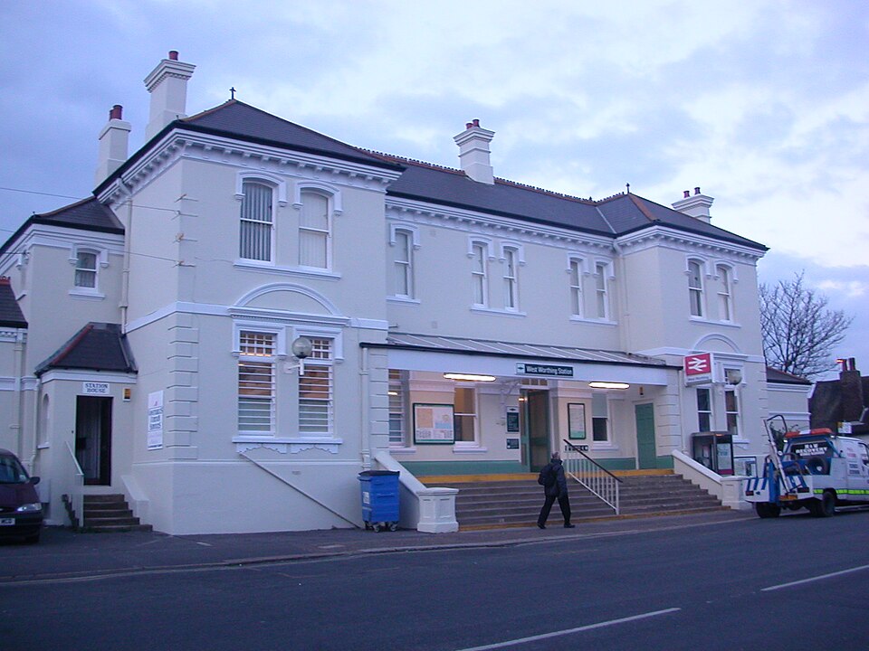 File:West Worthing Station 01.JPG