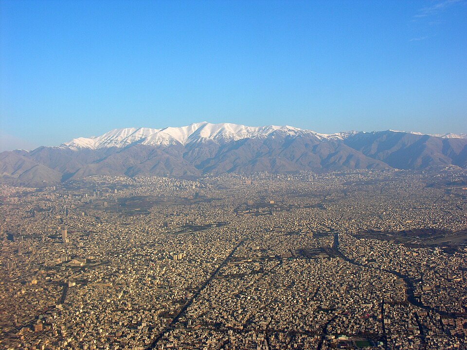 File:Aerial View of Tehran 26.11.2008 04-33-32.JPG