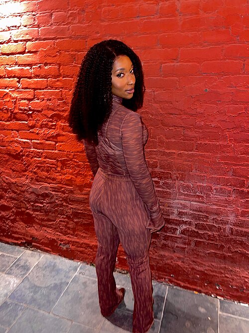 File:BLUSHJESSIEANDFRIENDSPERFORMANCE.jpg