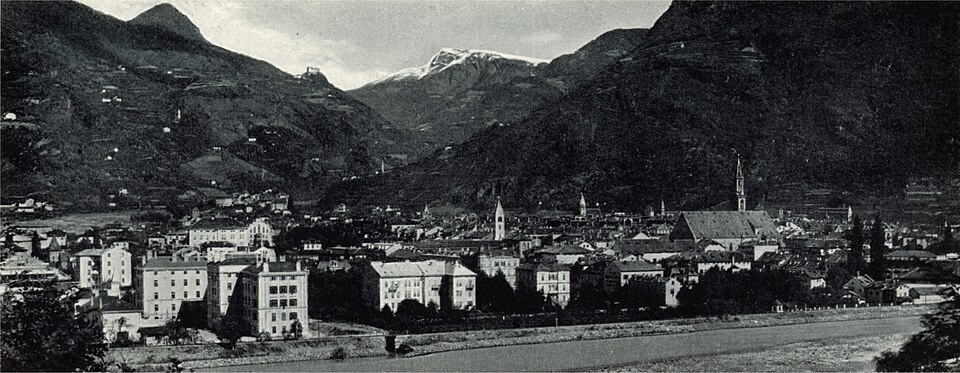 File:Bozen um 1898.jpg